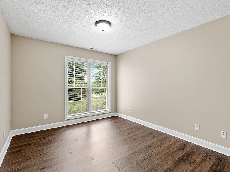 10 Whitfield Way — Photo 20
