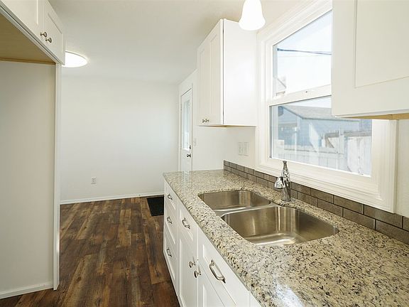 2nd image of 2727 W Wellesley Ave