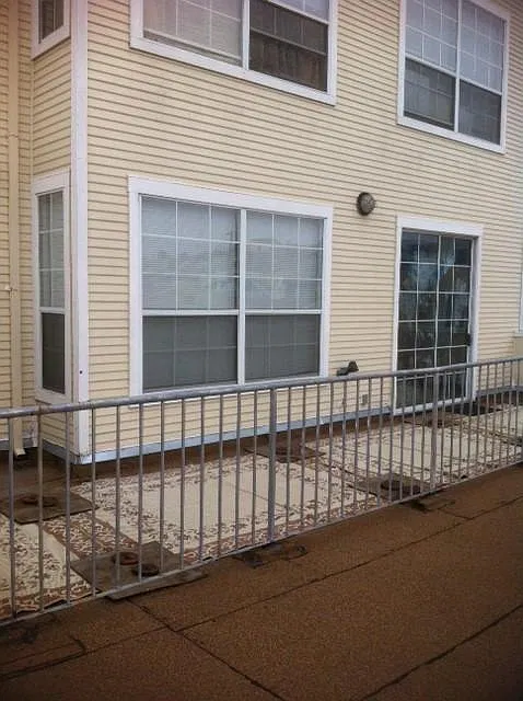 1 bed, 985 sqft, $1,950 — Photo 2