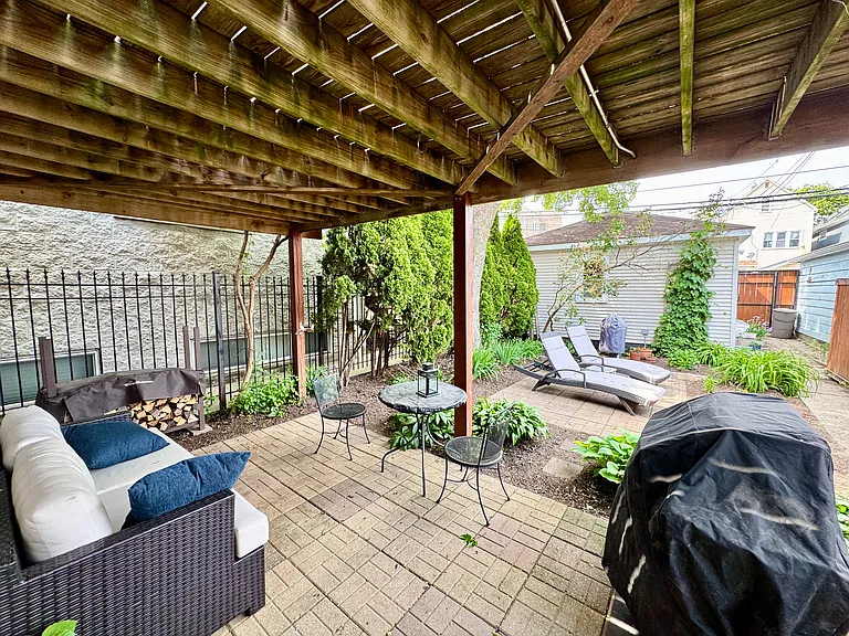 2832 W Wellington Ave #GDN — Photo 11