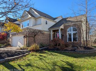 3741 Briarbrooke Ln, Rochester, MI 48306