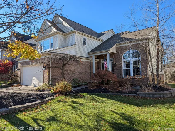 3741 Briarbrooke Ln, Rochester, MI 48306