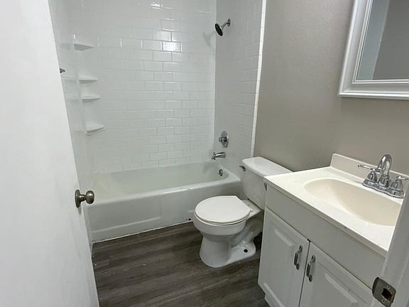 2nd image of 3234 Lasses Blvd