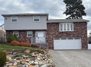 5719 Halchess St, Pittsburgh, PA 15207