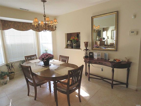 4th image of 414 Birchwood Park Dr
