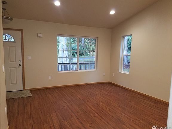 3rd image of 200 E Herron Dr