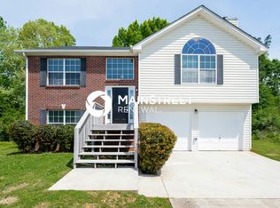 3379 Creekview Dr, Rex, GA 30273