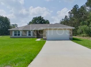 220 Malauka Rd, Ocklawaha, FL 32179