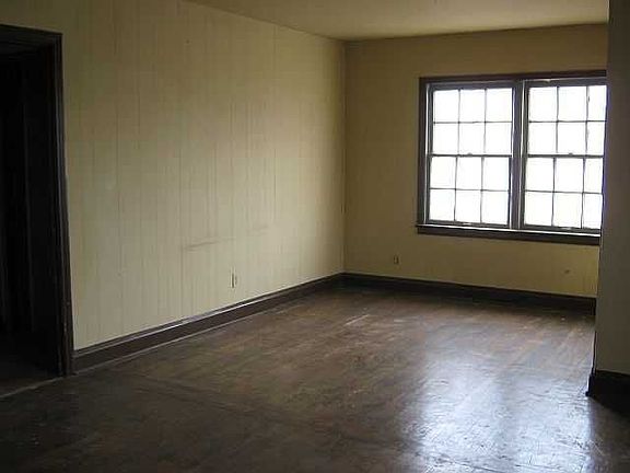 2nd image of 604 Graham Ave