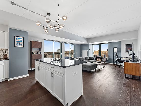 4th image of 4848 N Sheridan Rd APT 605