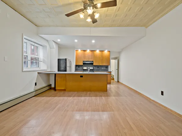 1332 S 7th St #A, Philadelphia, PA 19147