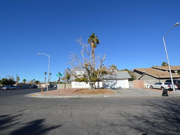 5th image of 2420 Capistrano Ave