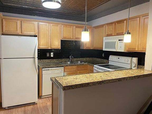 4th image of 3900 Woodchase Dr APT 122