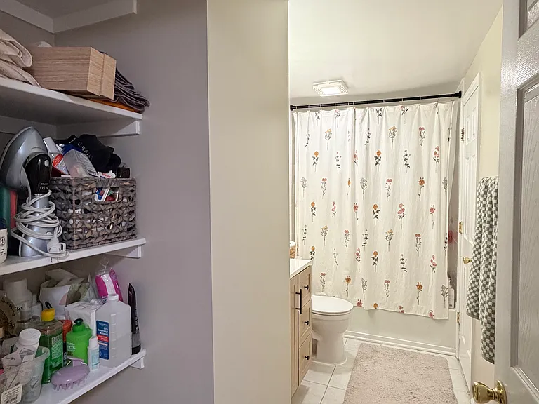 Upstairs Full Bath