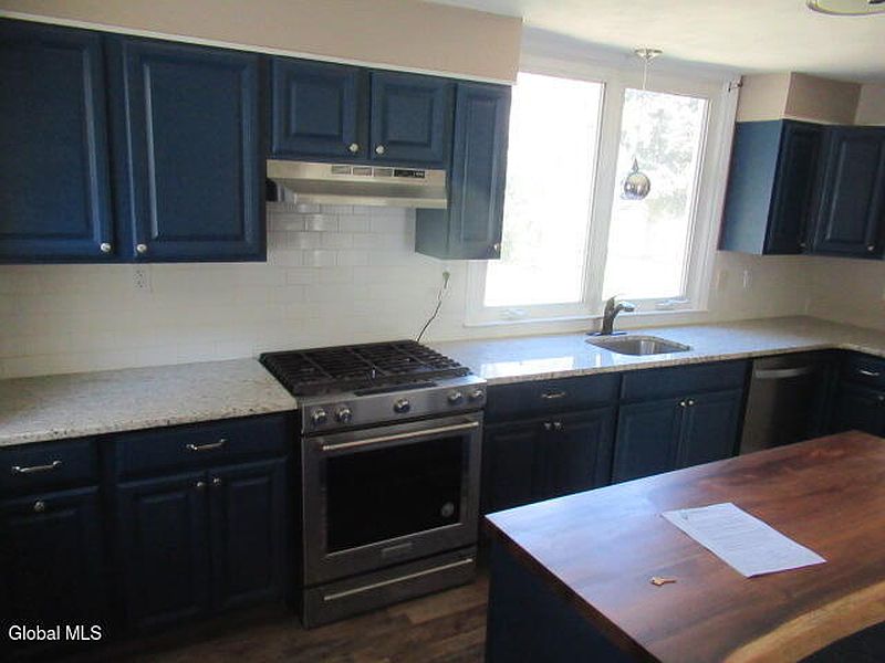 2nd image of 2832 Troy-Schenectady Road