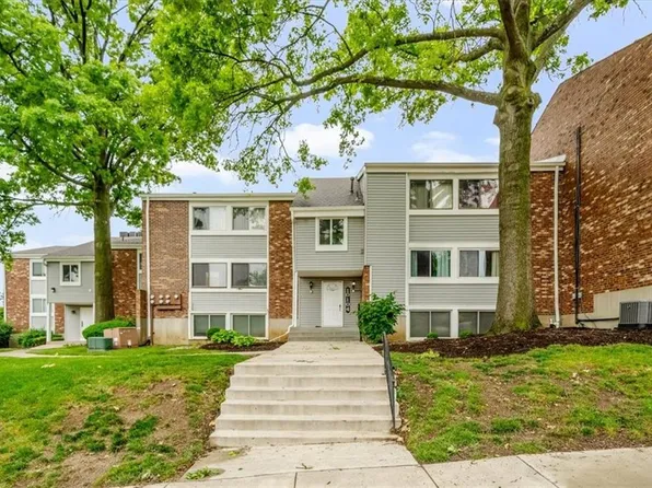 10104 W 96th St APT C, Overland Park, KS 66212