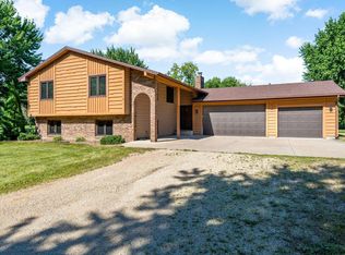 9101 Shannon Ln, Hamel, MN 55340