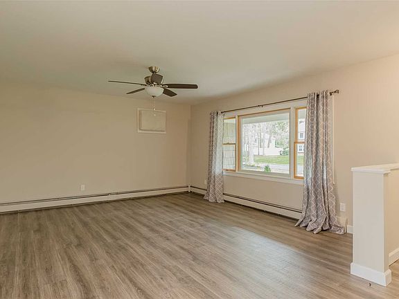4th image of 33 Spencer Ln