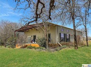 244 Henry Ln, Waelder, TX 78959