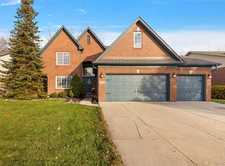 33617 Crooks St, Rockwood, MI 48173