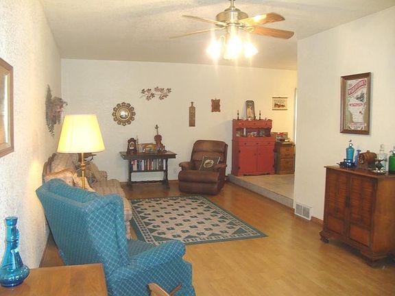 4th image of 1036 Panther Ave