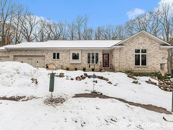 2nd image of 6059 Cannon Highland Dr NE