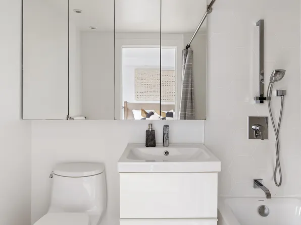 340 East 64th Street image 13 of 23