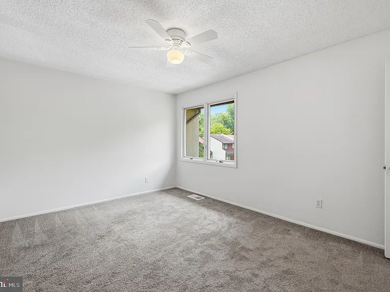 2242 Cartwright Pl — Photo 36