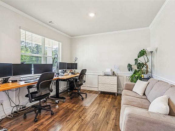 5th image of 430 Highgrove Way