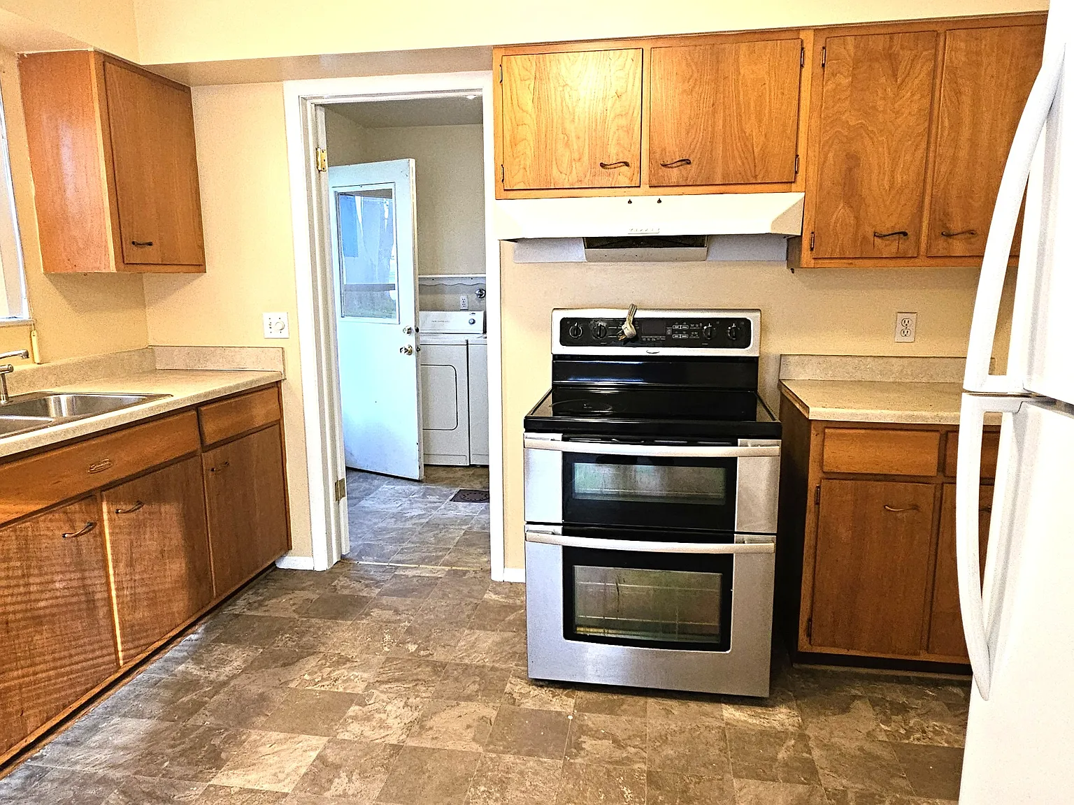 2 bed, 1000 sqft, $1,150 — Photo 4