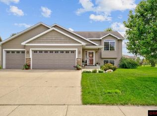 209 Muriefield Dr, Mankato, MN 56001