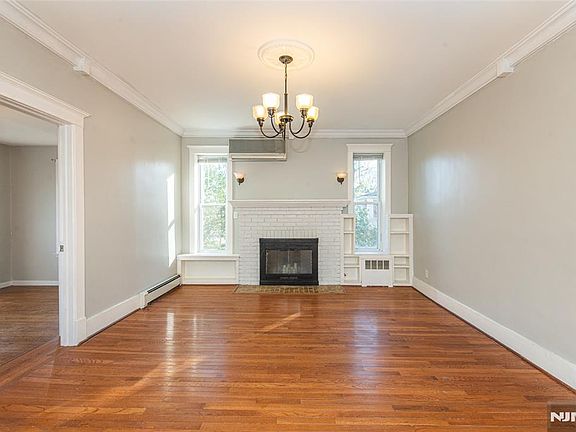 3rd image of 181 Ridge Ave