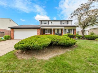 23719 Wendy Ln, Southfield, MI 48075