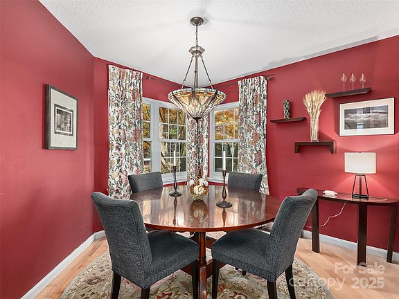 5th image of 111 Wildwood Forest Ln