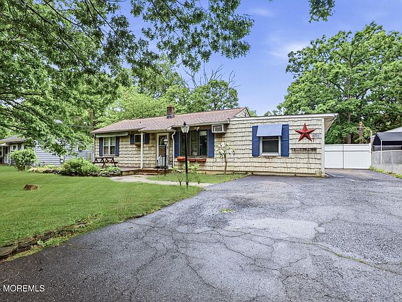 3rd image of 1410 Jeffrey Street