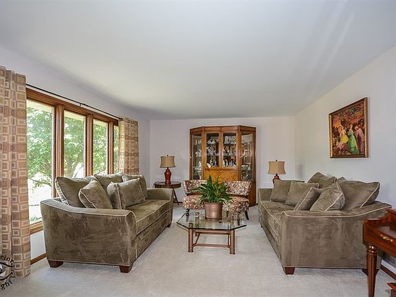 5th image of 14801 Oak Creek Ct