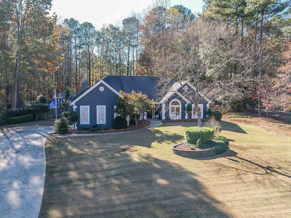 1st image of 165 Indian Bluff Dr
