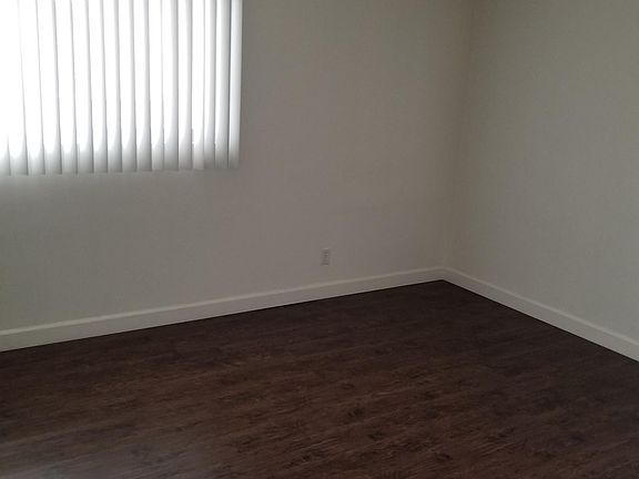 2nd image of 11938 Dorothy St APT 4