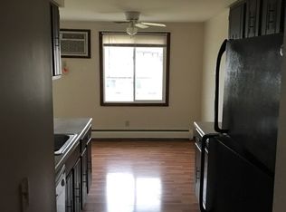15 Tudor Ln APT 8, Lockport, NY 14094