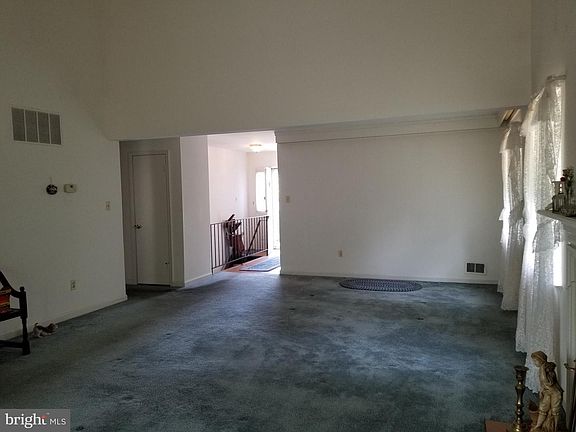 5th image of 196 Fairfield Dr