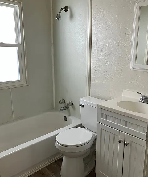 308 E Virginia Ave — Photo 16