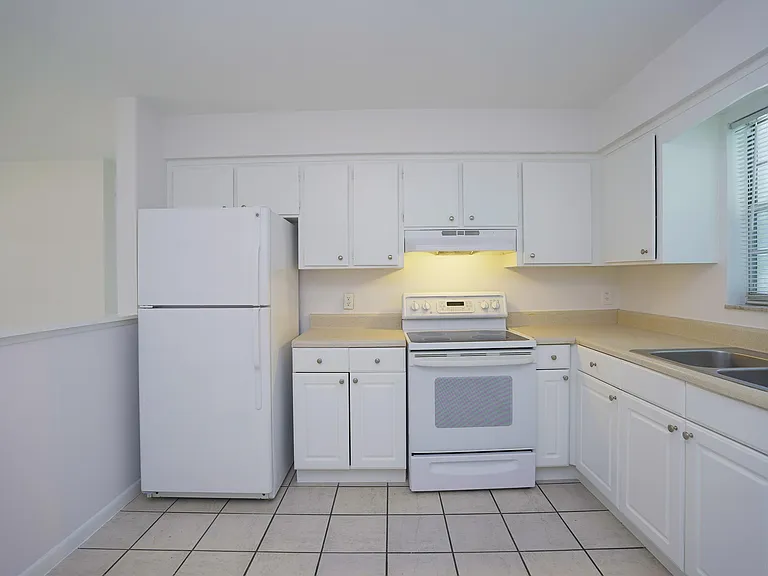 1193 S Alhambra Cir #1 — Photo 13