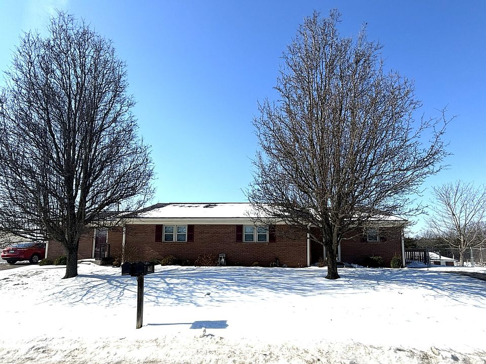 1st image of 15 Ashwood Ct #15A-15B