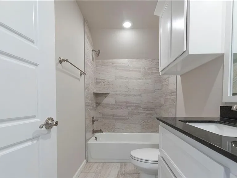 16300 Marsha Dr — Photo 12