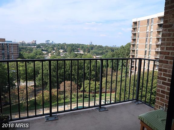 2nd image of 2311 Pimmit Dr APT 916