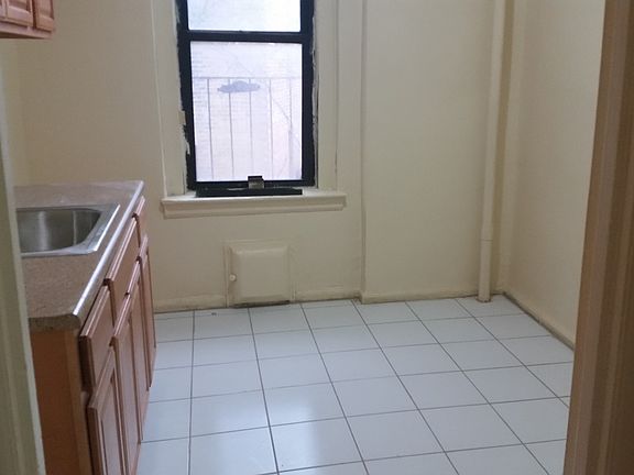 4th image of 111 E Mosholu Pkwy N APT 5B