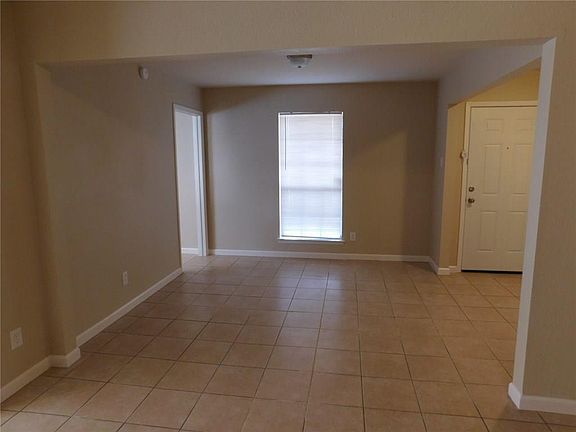 3rd image of 2606 College Park Dr