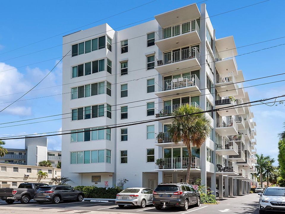 1st image of 800 SE 4th St APT 503
