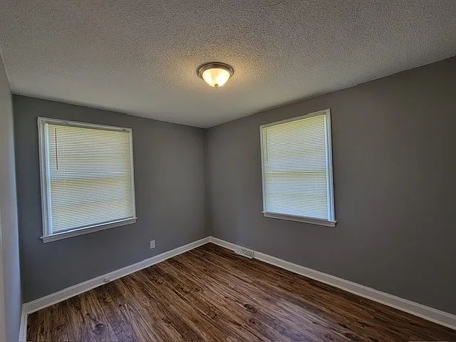 1418 Winston Dr — Photo 18