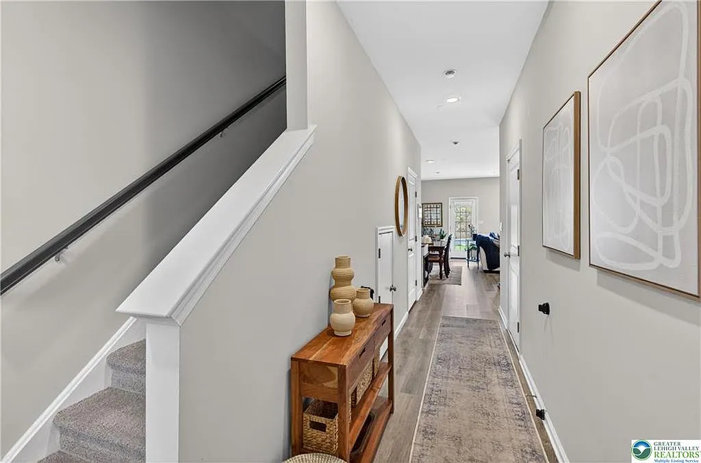 3 bed, 2.5 bath, 1500 sqft, $2,500 — Photo 4